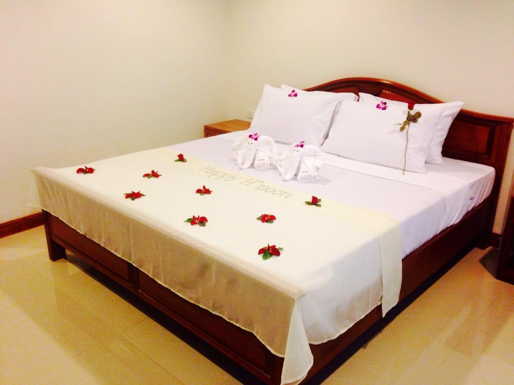 Siray House Aparthotel Phuket Buitenkant foto