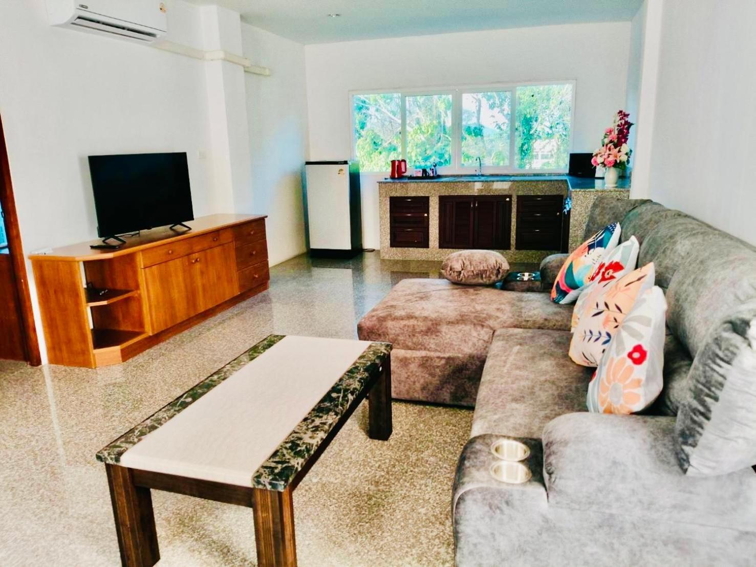 Siray House Aparthotel Phuket Buitenkant foto