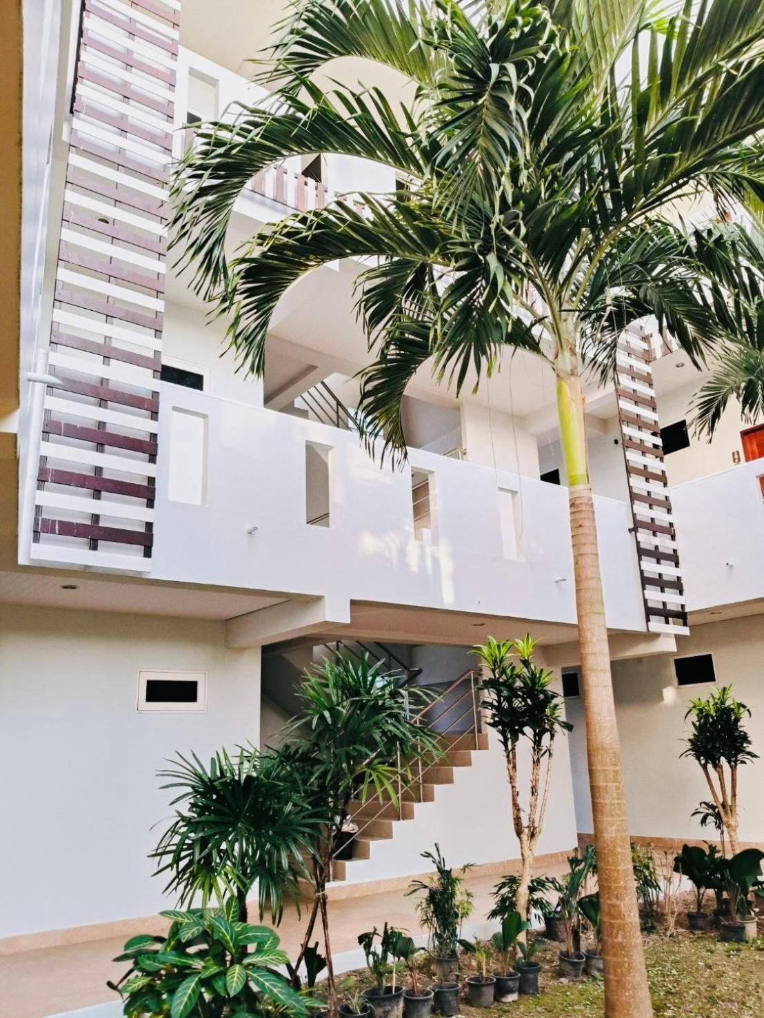 Siray House Aparthotel Phuket Buitenkant foto