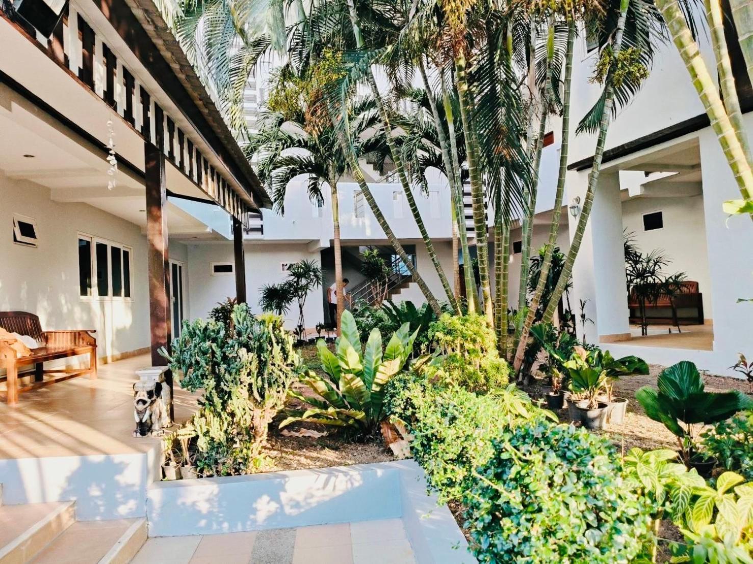Siray House Aparthotel Phuket Buitenkant foto