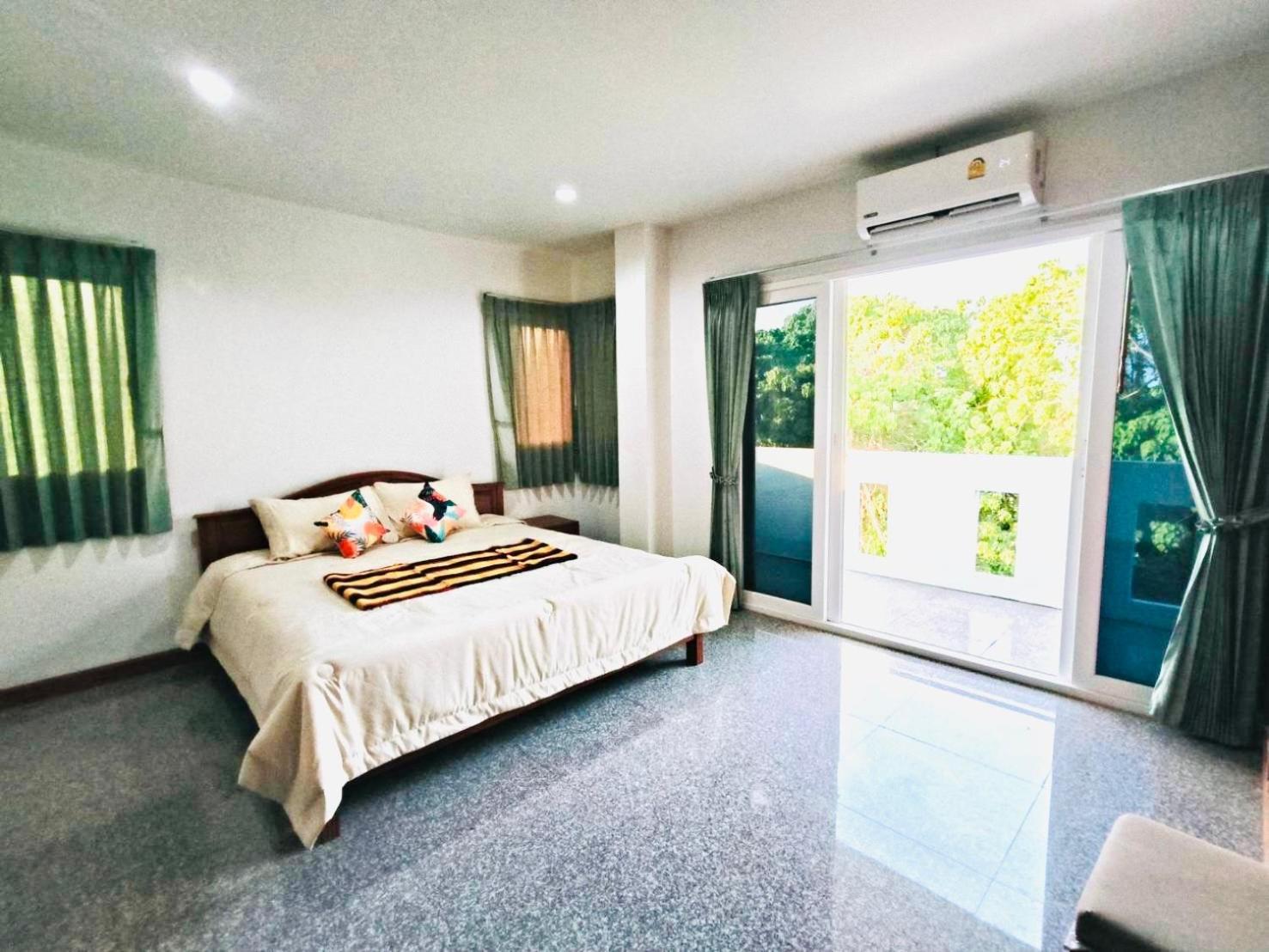 Siray House Aparthotel Phuket Buitenkant foto